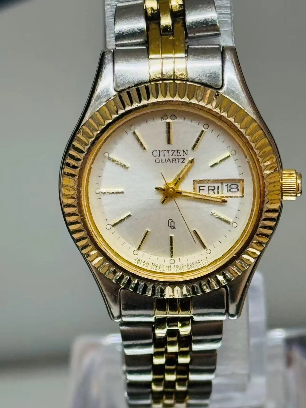 Vintage Citizen Quartz Two-Tone Women Watch Day Date 24mm Japan New Battery Runs